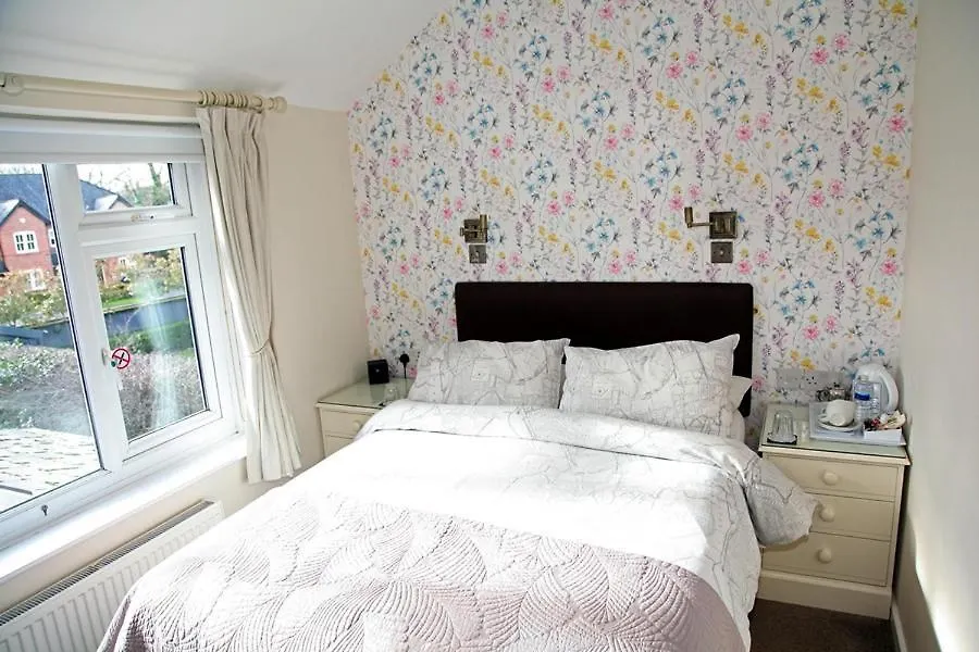 The Hinton Guest House Knutsford 4*,