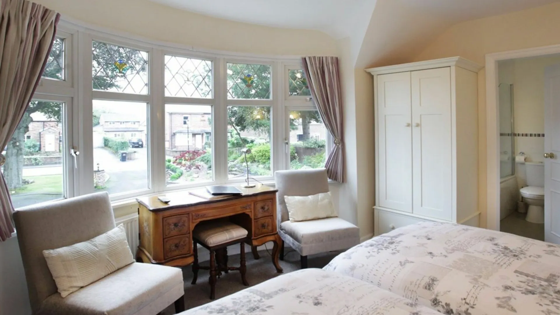The Hinton Guest House Knutsford Bed & Breakfast